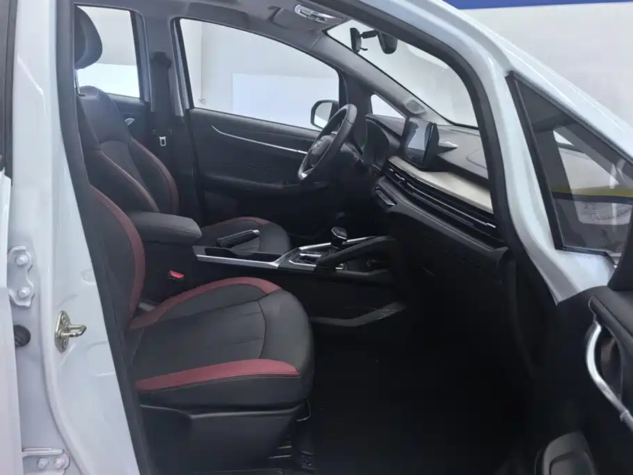 Geely Vision X3 — миниатюра 8