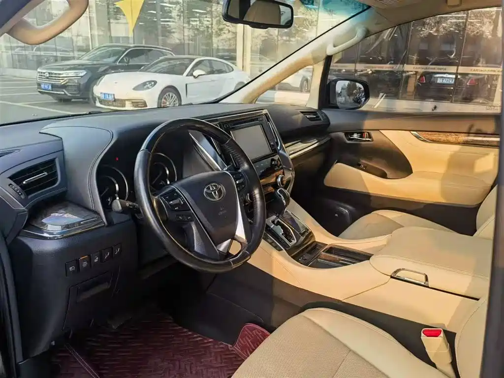 Toyota Alphard 2018 3.5L Luxury