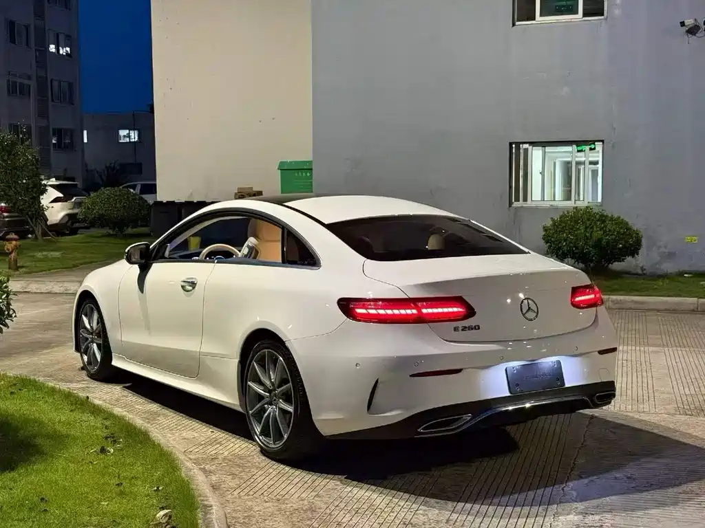 Mercedes-Benz E-Class (Import) — миниатюра 15
