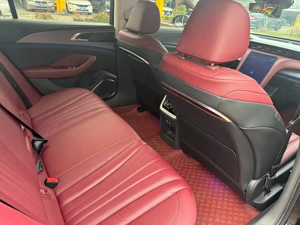 Hongqi Hongqi H5 — миниатюра 12
