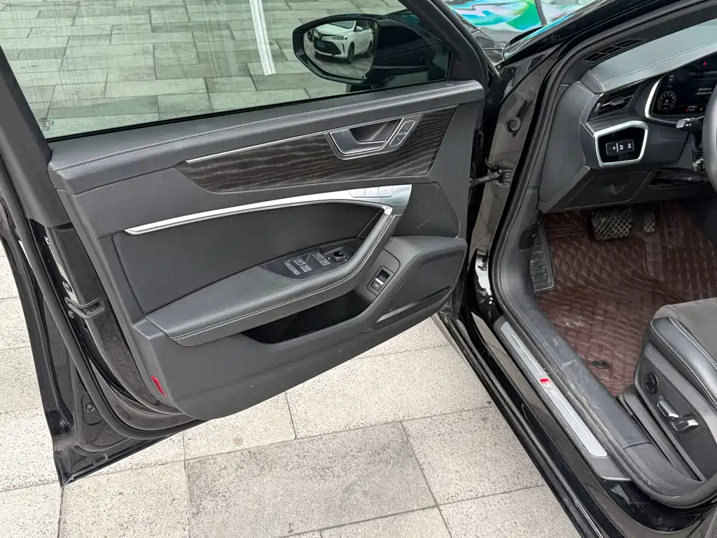 Audi A6L — миниатюра 10