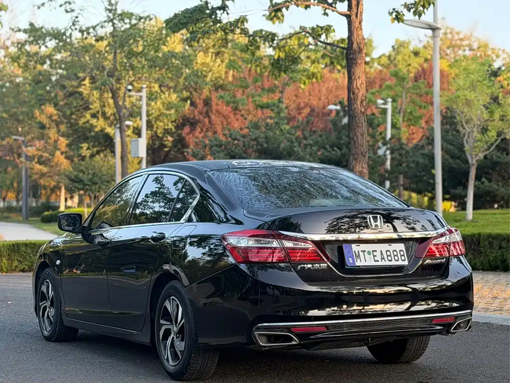 Honda Accord — миниатюра 6