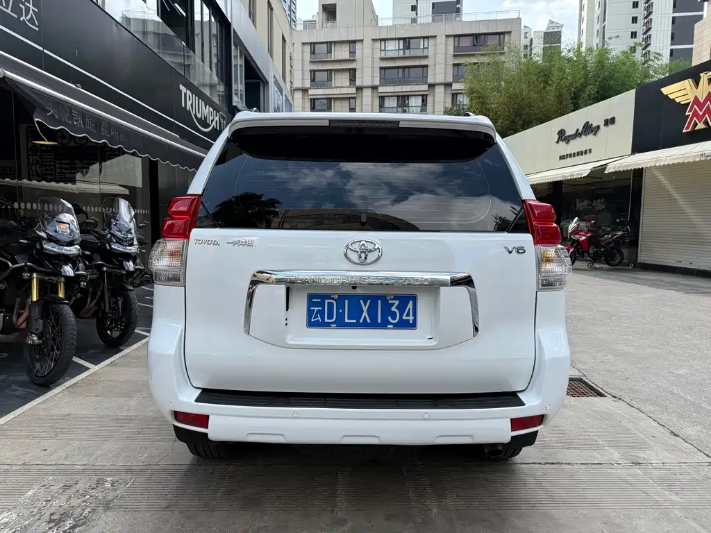 Toyota Land Cruiser Prado 2010 4.0L AT TX