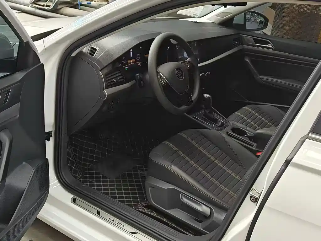 Volkswagen Lavida — миниатюра 7