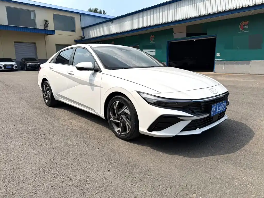 Hyundai Elantra — миниатюра 3