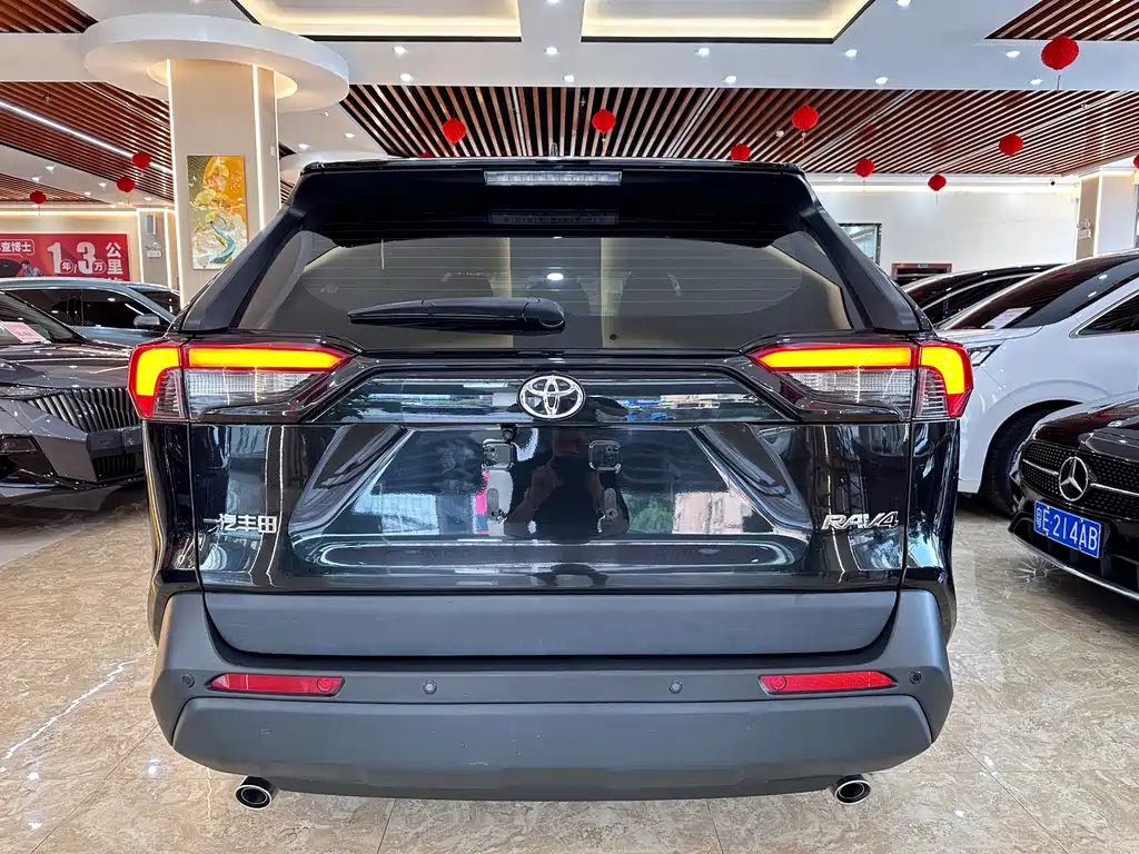 Toyota RAV4 2023 2.0L CVT