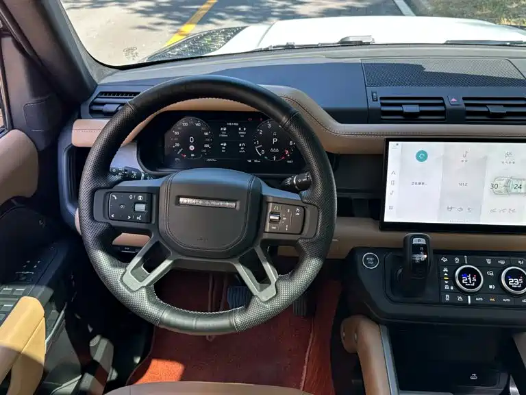 Land Rover Defender — миниатюра 8