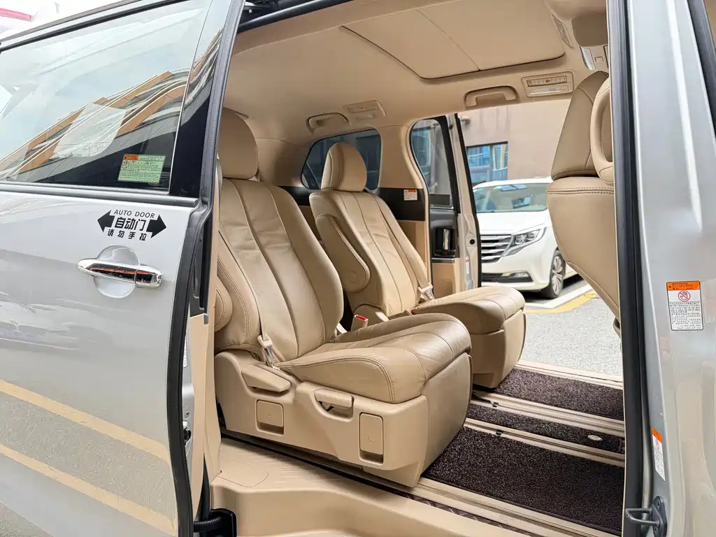 Toyota Previa — миниатюра 20