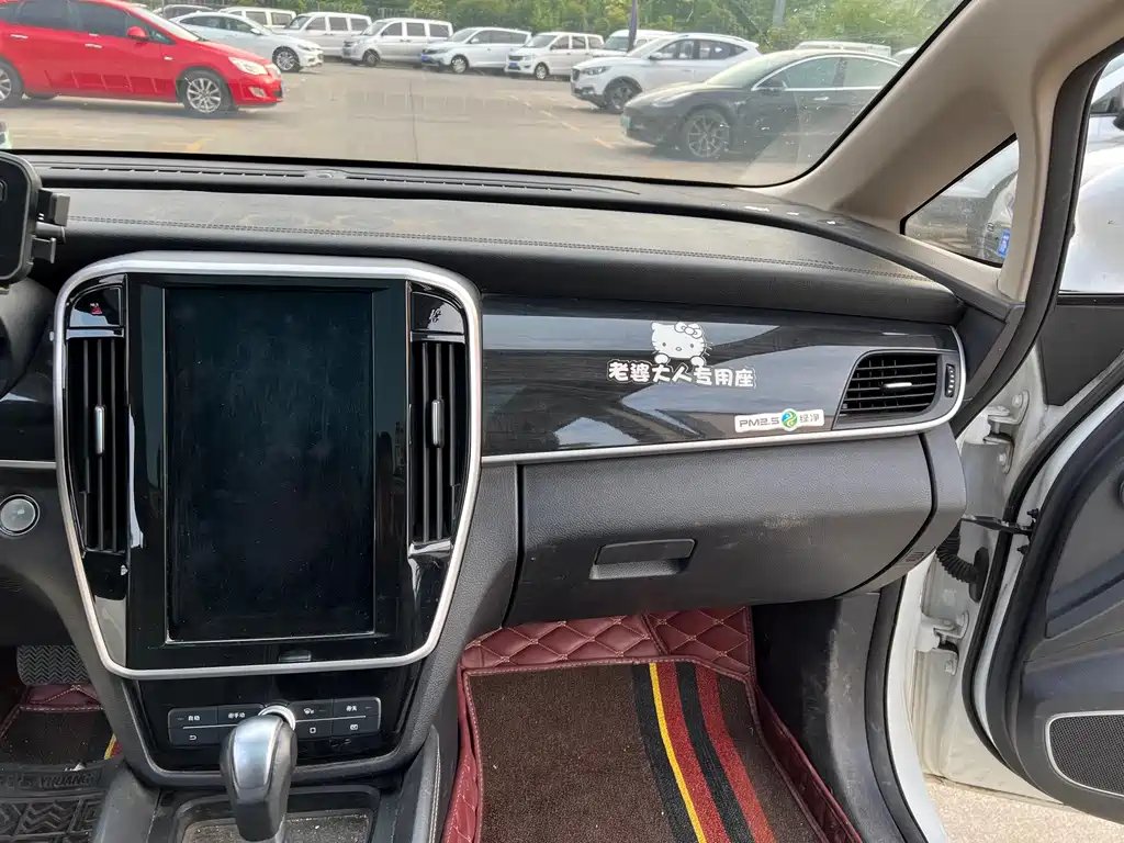 BYD MAX — миниатюра 8