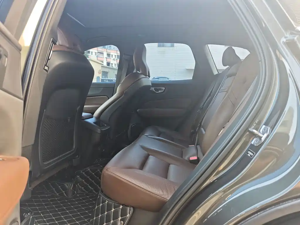 Volvo XC60 — миниатюра 8