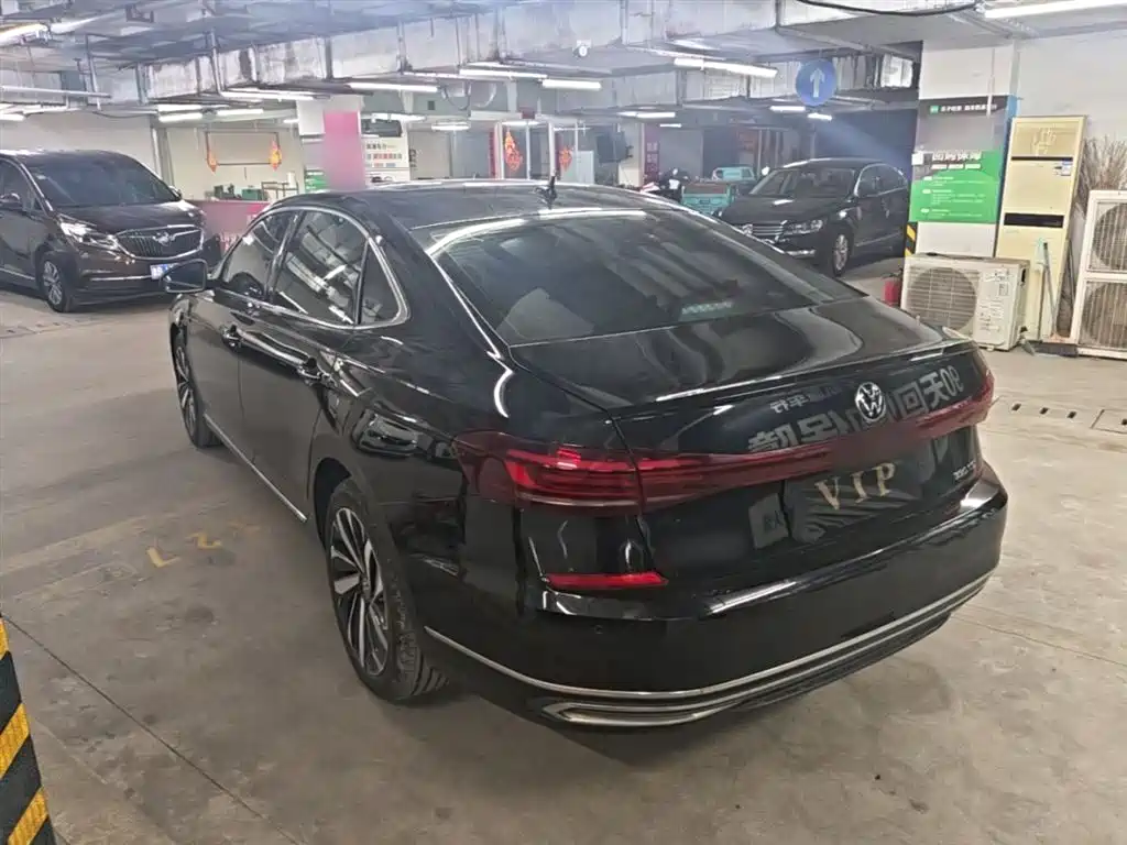 Volkswagen Passat 2022 330TSI Luxury