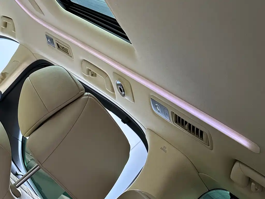 Toyota Alphard — миниатюра 36