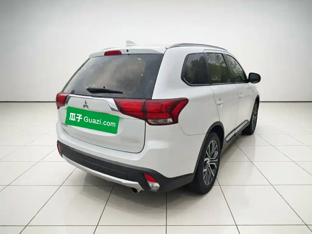 Mitsubishi Outlander — миниатюра 4