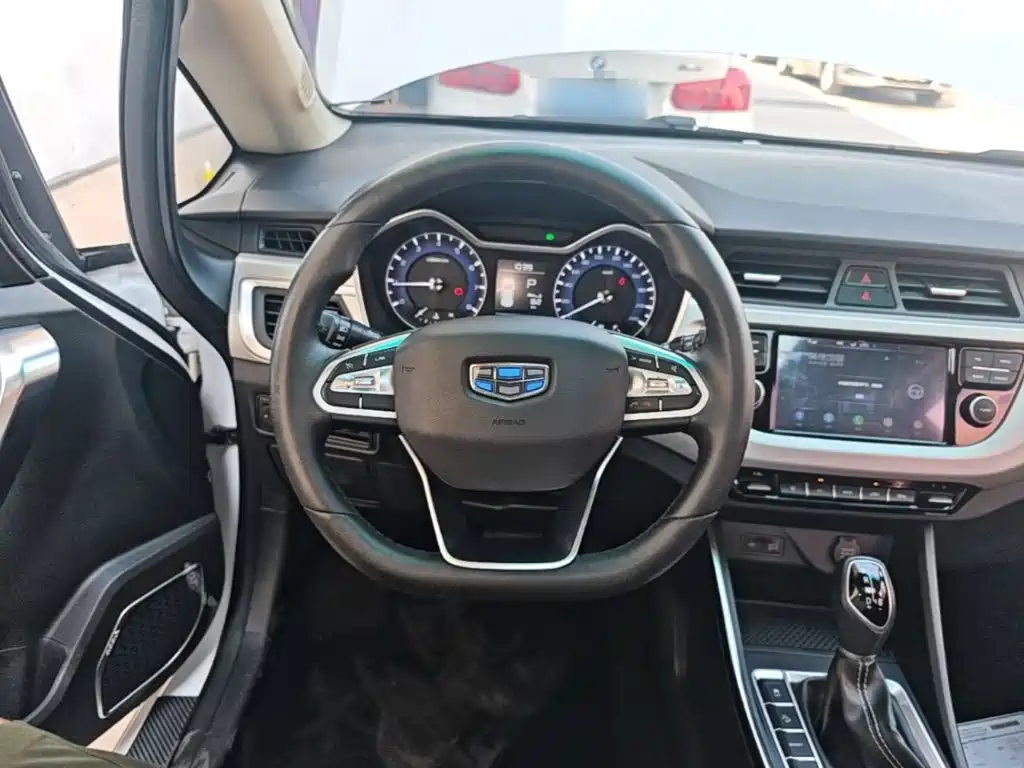 Geely Vision X3 — миниатюра 11