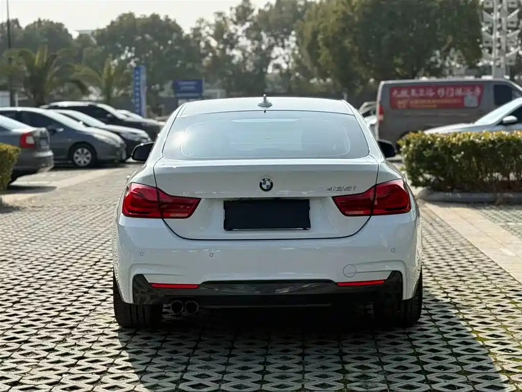 BMW 4 SERIES