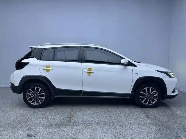 Toyota Yaris L — миниатюра 5