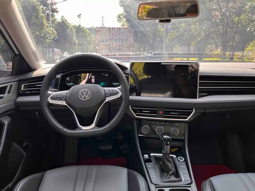 Заказать Volkswagen Sagitar 2026 года за 2 083 568 ₽  из Китая