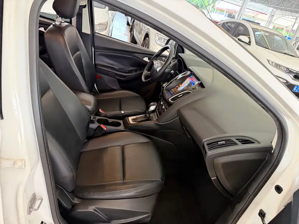 Ford Focus — миниатюра 16