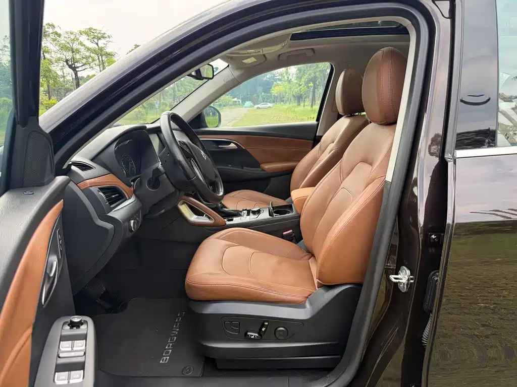 Borgward BX7 — миниатюра 5