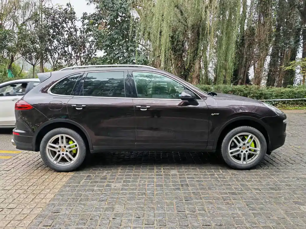 PORSCHE CAYENNE NEW ENERGY