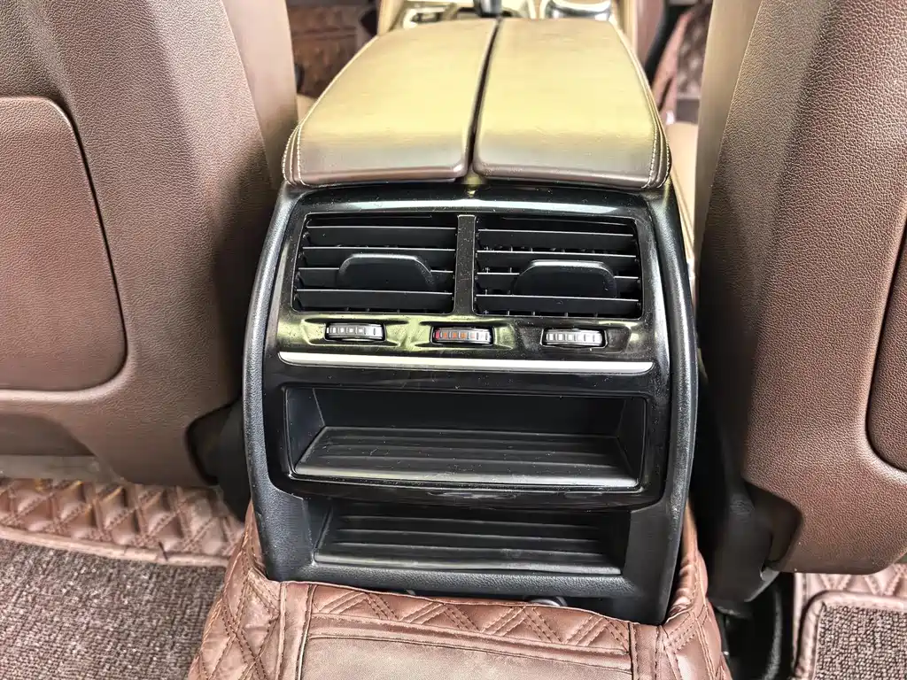 BMW 5 Series New Energy — миниатюра 14