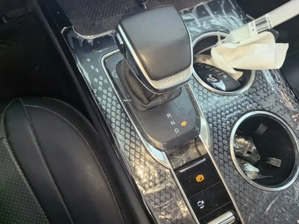 Hongqi Hongqi HS3 PHEV — миниатюра 14