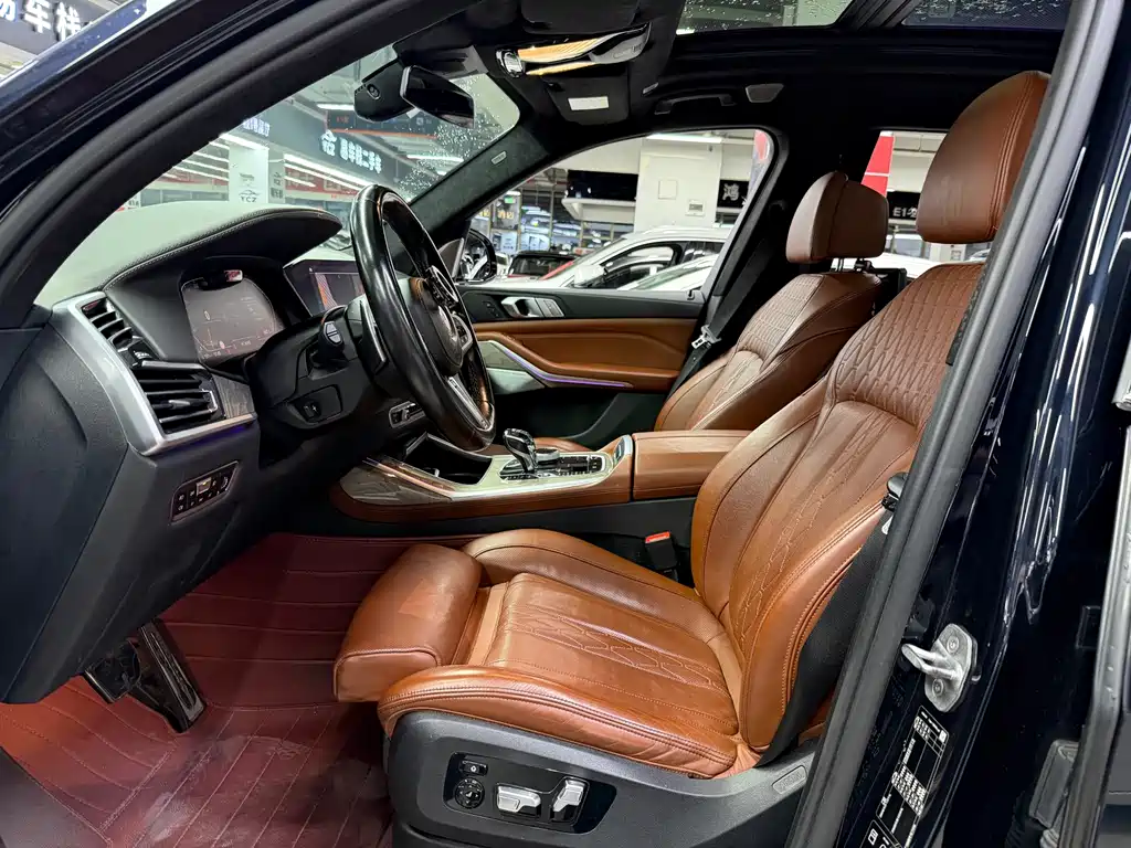 BMW X7 — миниатюра 21