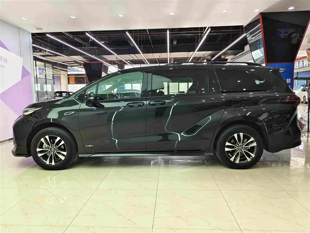 Toyota Granvia — миниатюра 7