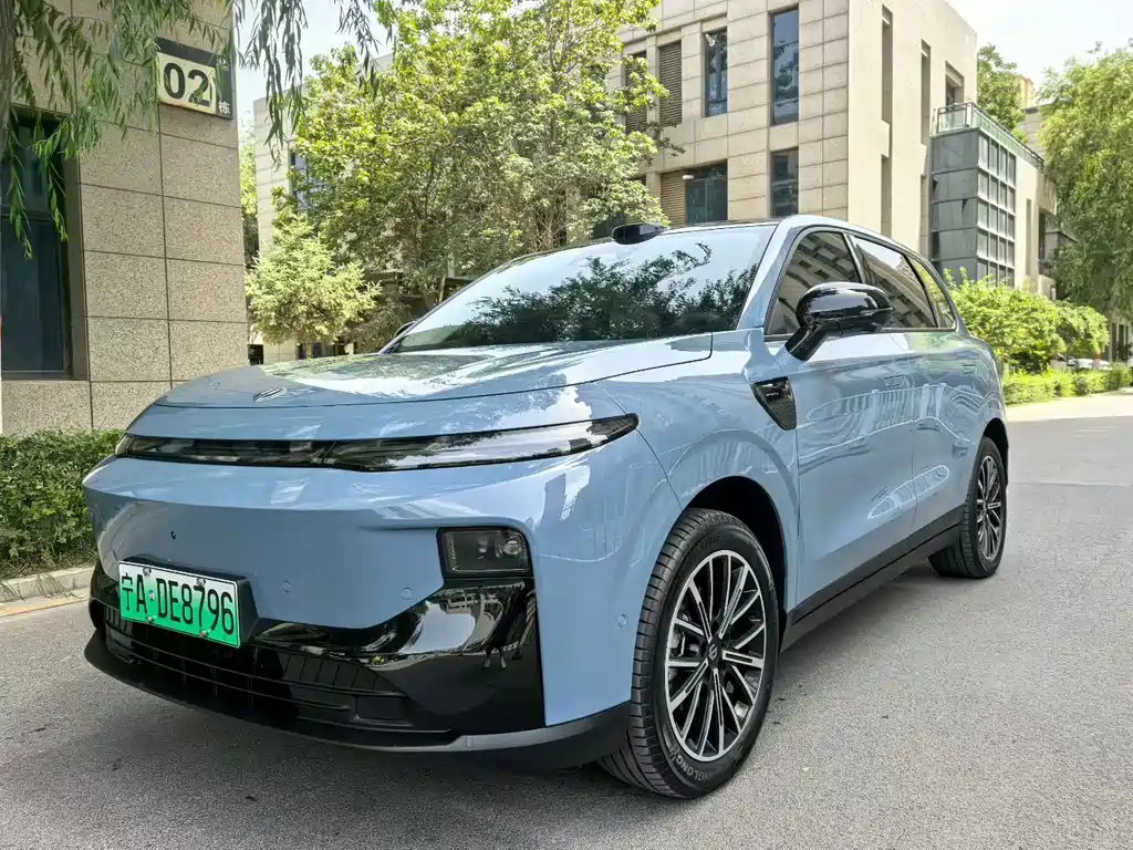 2025 Leapmotor B10 - zdjęcie 1 z 20