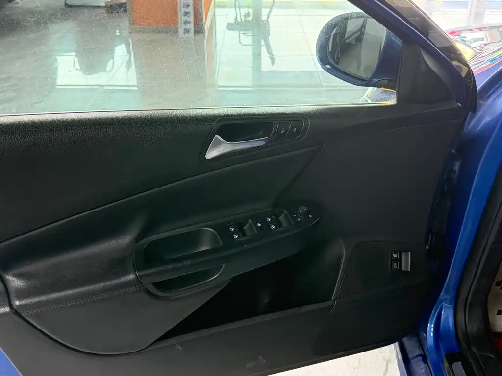 Volkswagen Passat 2008 R36