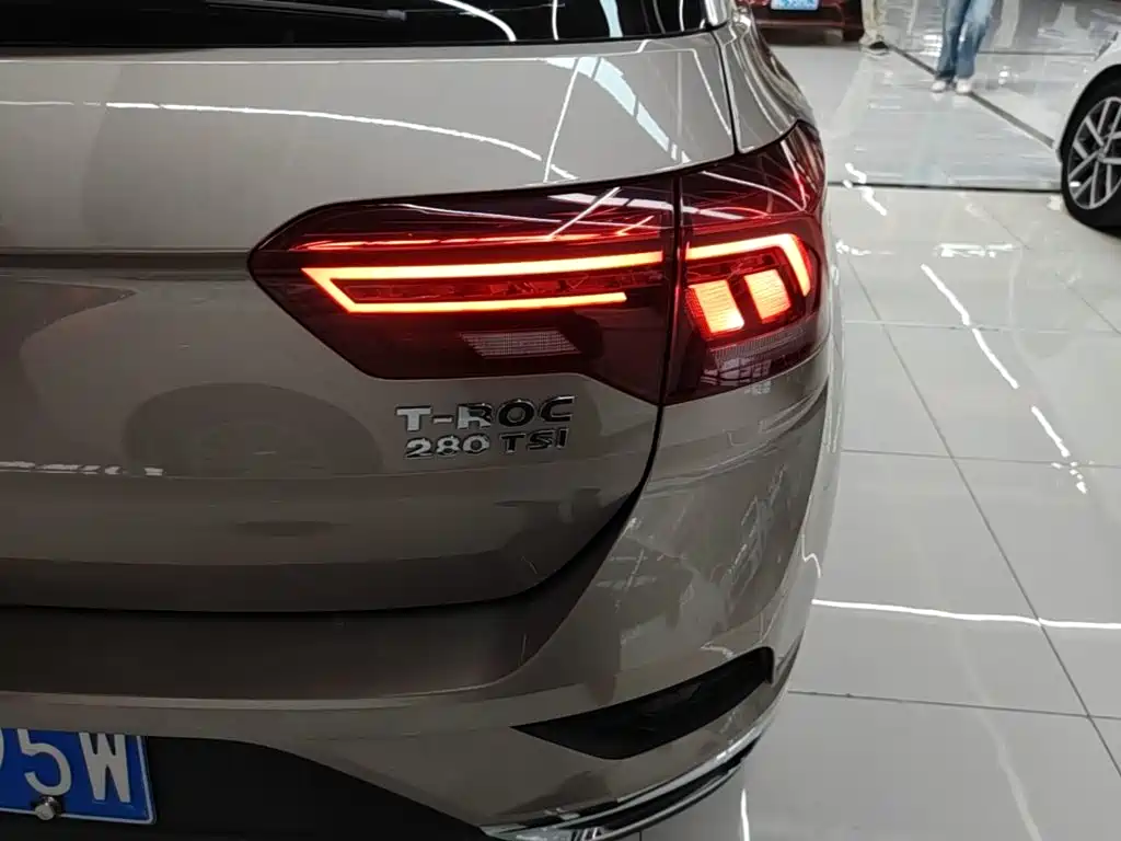Volkswagen T-Roc — миниатюра 8