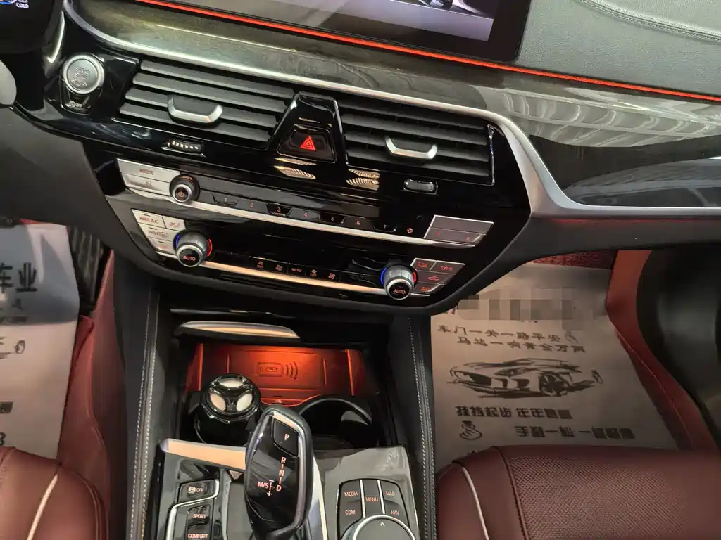 BMW 5 Series — миниатюра 7