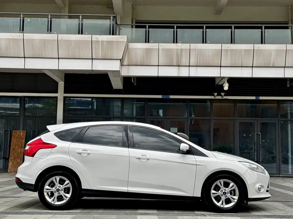 Ford Focus — миниатюра 5