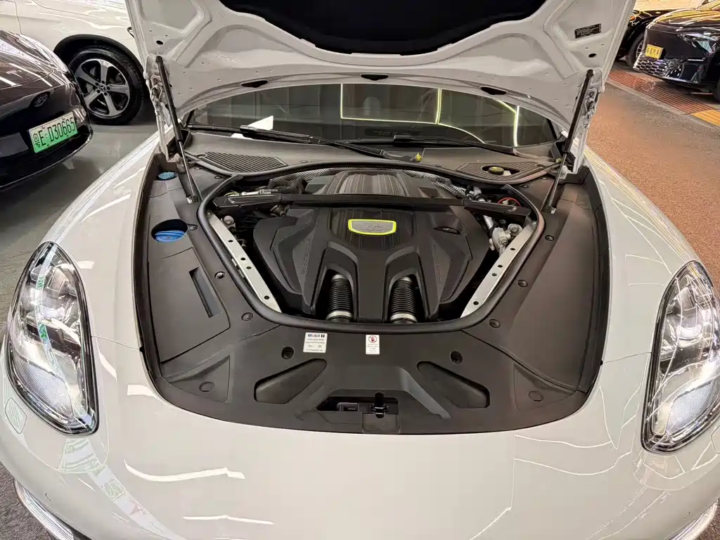 Porsche Panamera Hybrid — миниатюра 18
