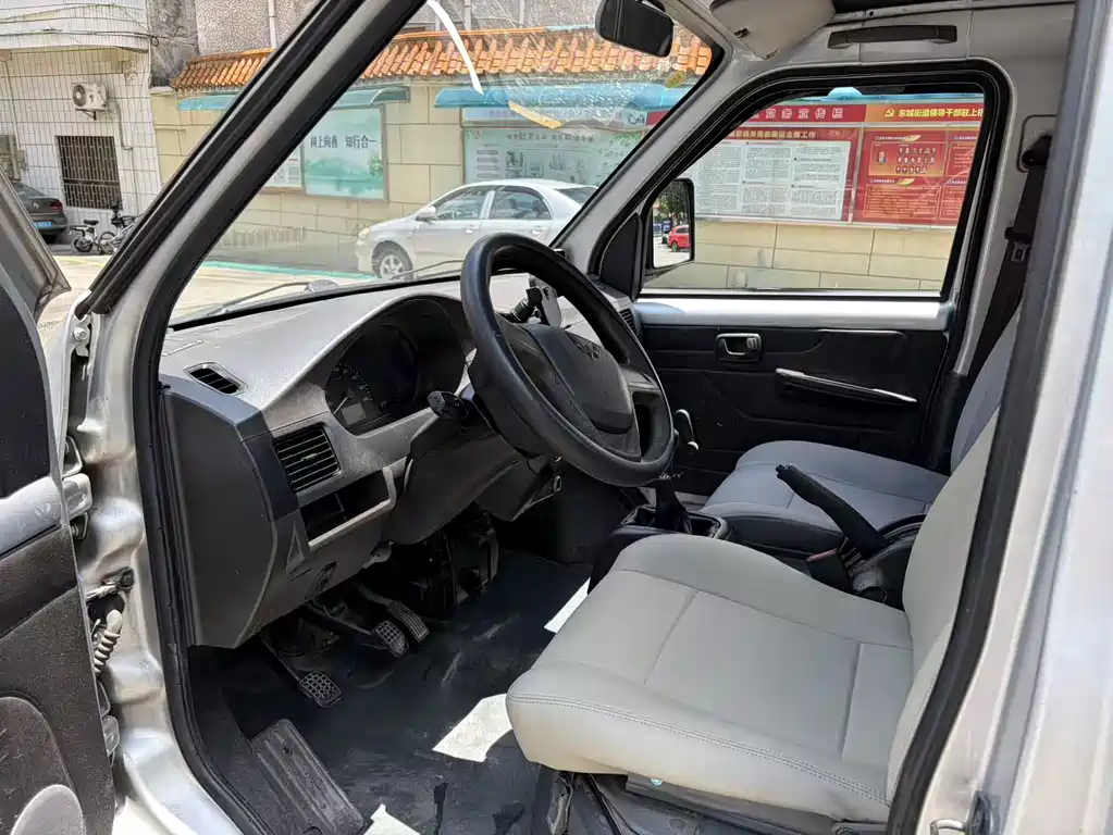 Wuling Rongguang Mini Truck — миниатюра 12