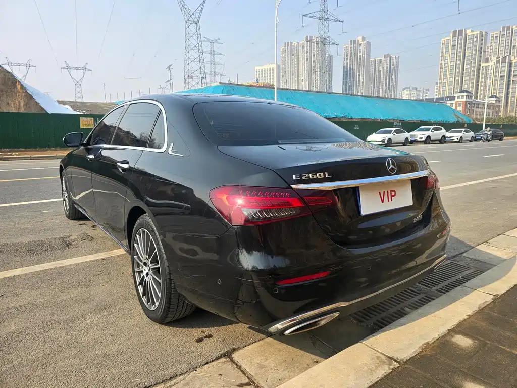 MERCEDES-BENZ E CLASS