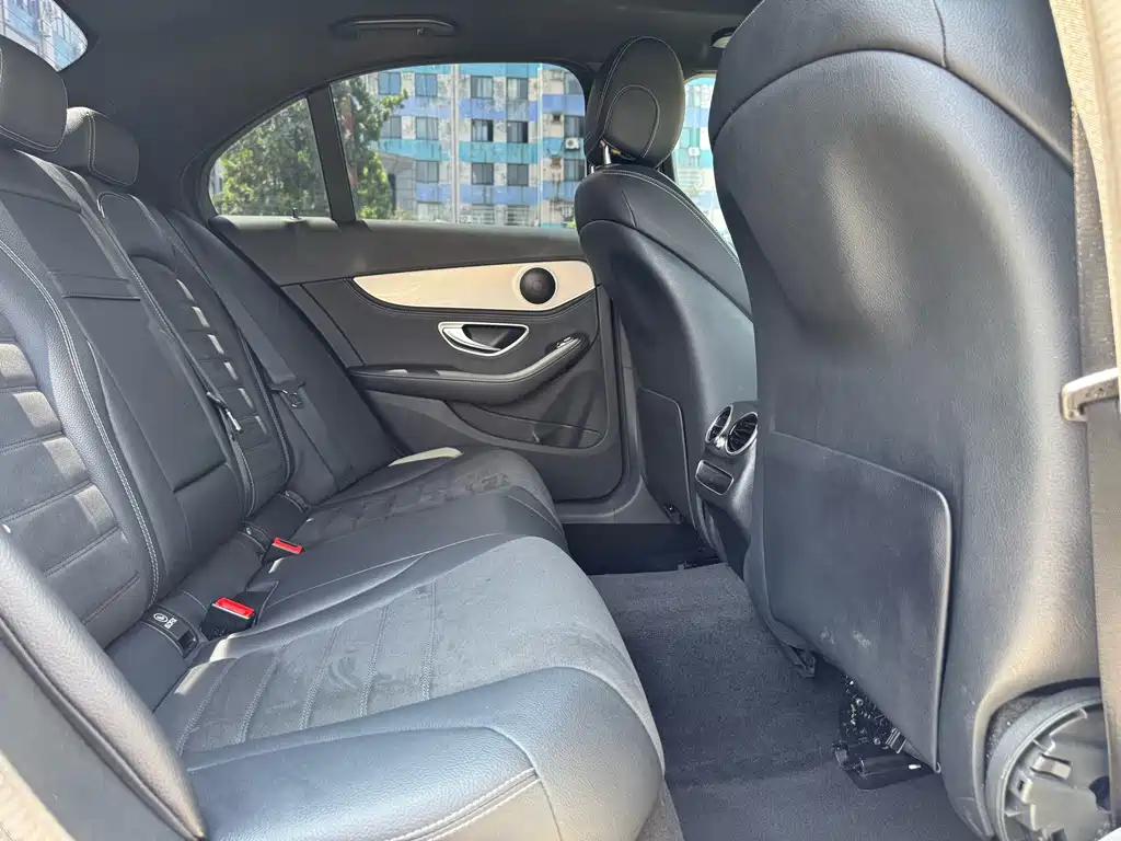 Mercedes-Benz C-Class — миниатюра 13