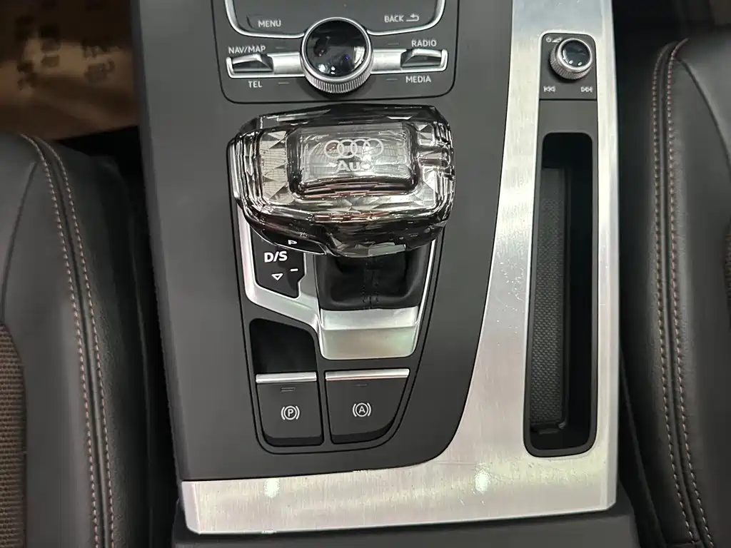 Audi Q5L — миниатюра 15