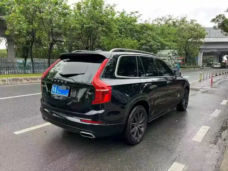 Volvo XC90 2015 T6 7 мест
