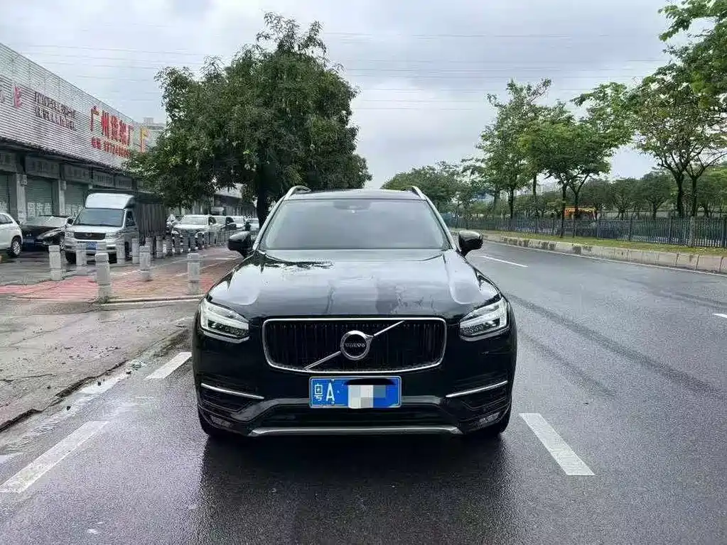 Volvo XC90 2015 T6 7 мест