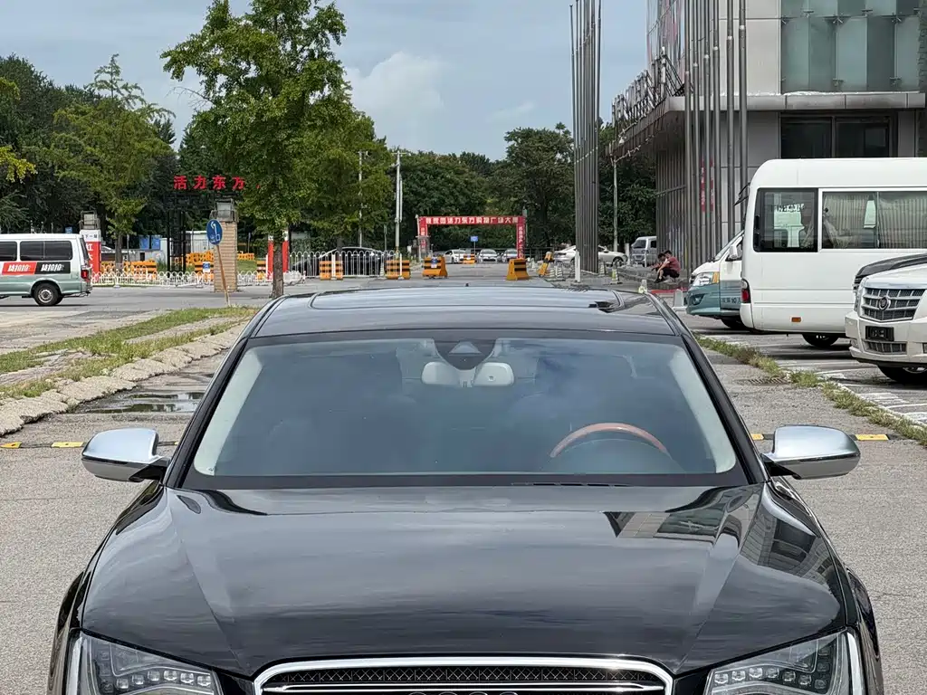 Audi A8 2012 A8L 6.3 FSI W12 quattro