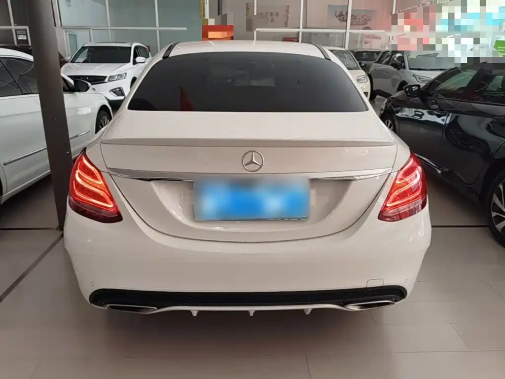 Mercedes-Benz C-Class — миниатюра 6