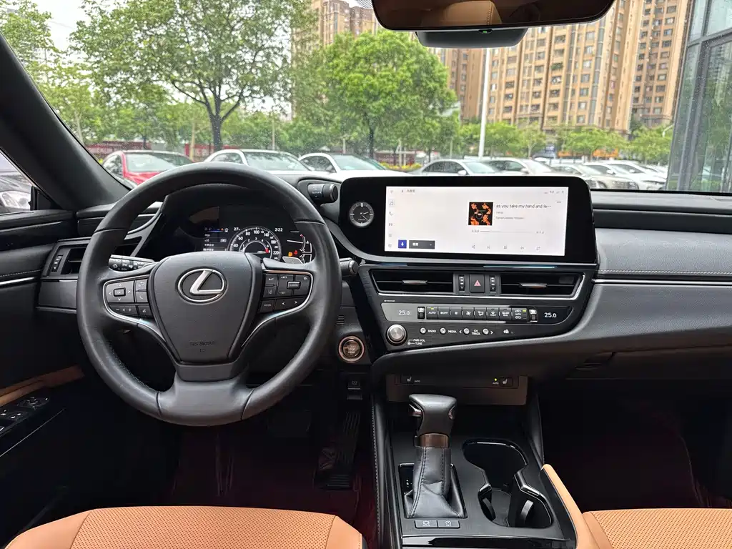 Lexus ES — миниатюра 13
