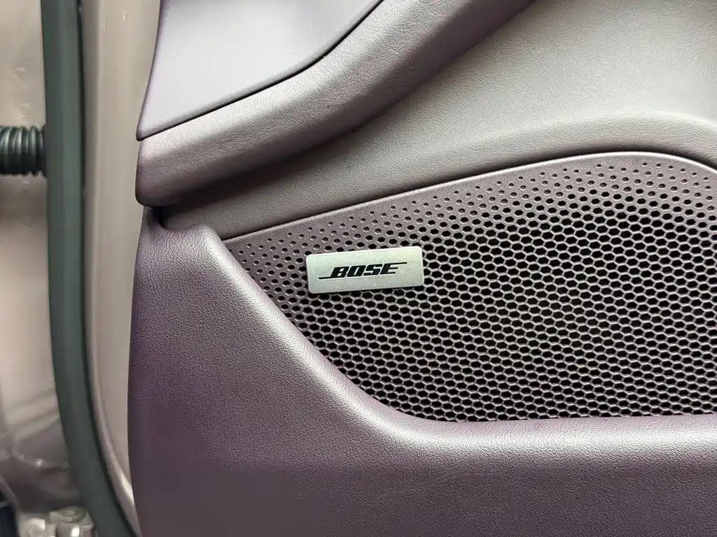 Porsche Taycan — миниатюра 13