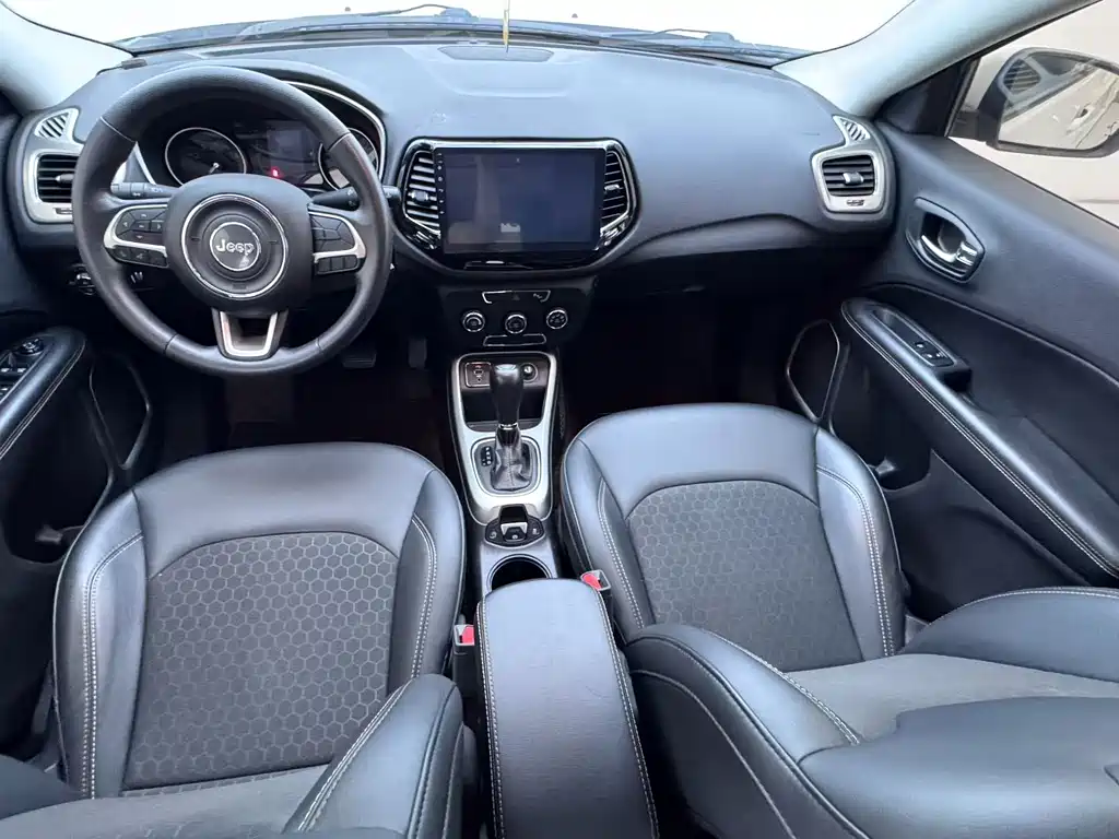 Jeep Compass — миниатюра 7