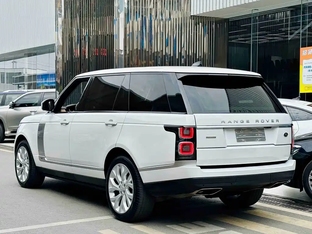 Land Rover Range Rover — миниатюра 4