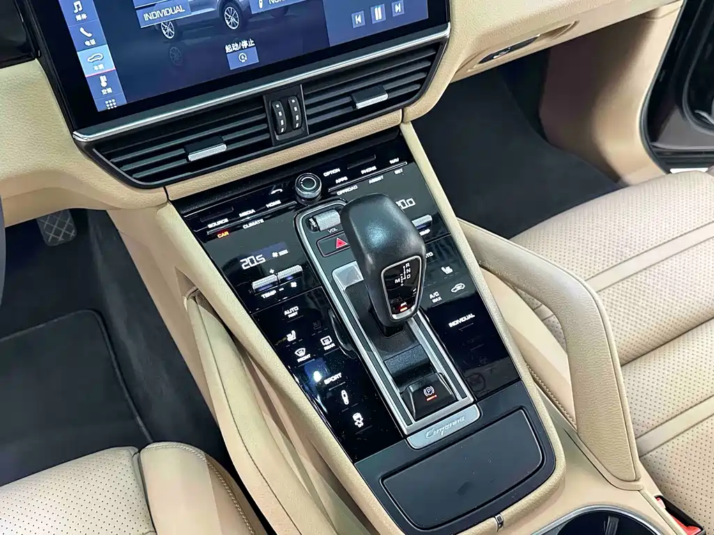 Porsche Cayenne — миниатюра 19