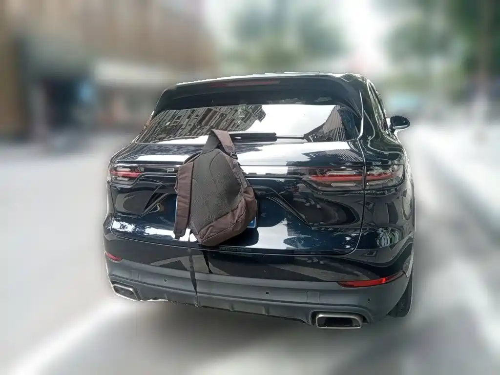 Porsche Cayenne — миниатюра 5