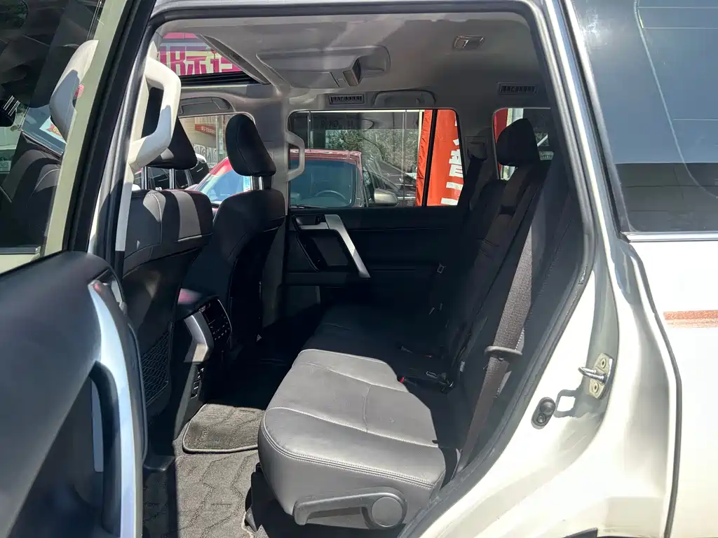 Toyota Prado — миниатюра 9