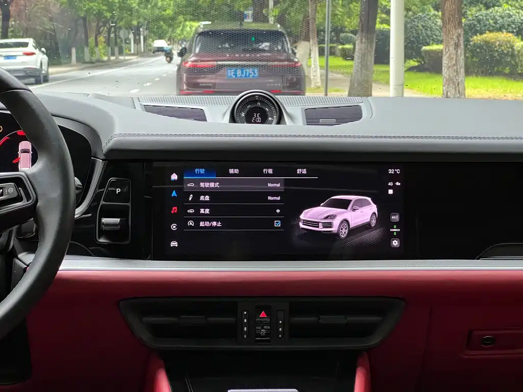 Porsche Cayenne — миниатюра 17
